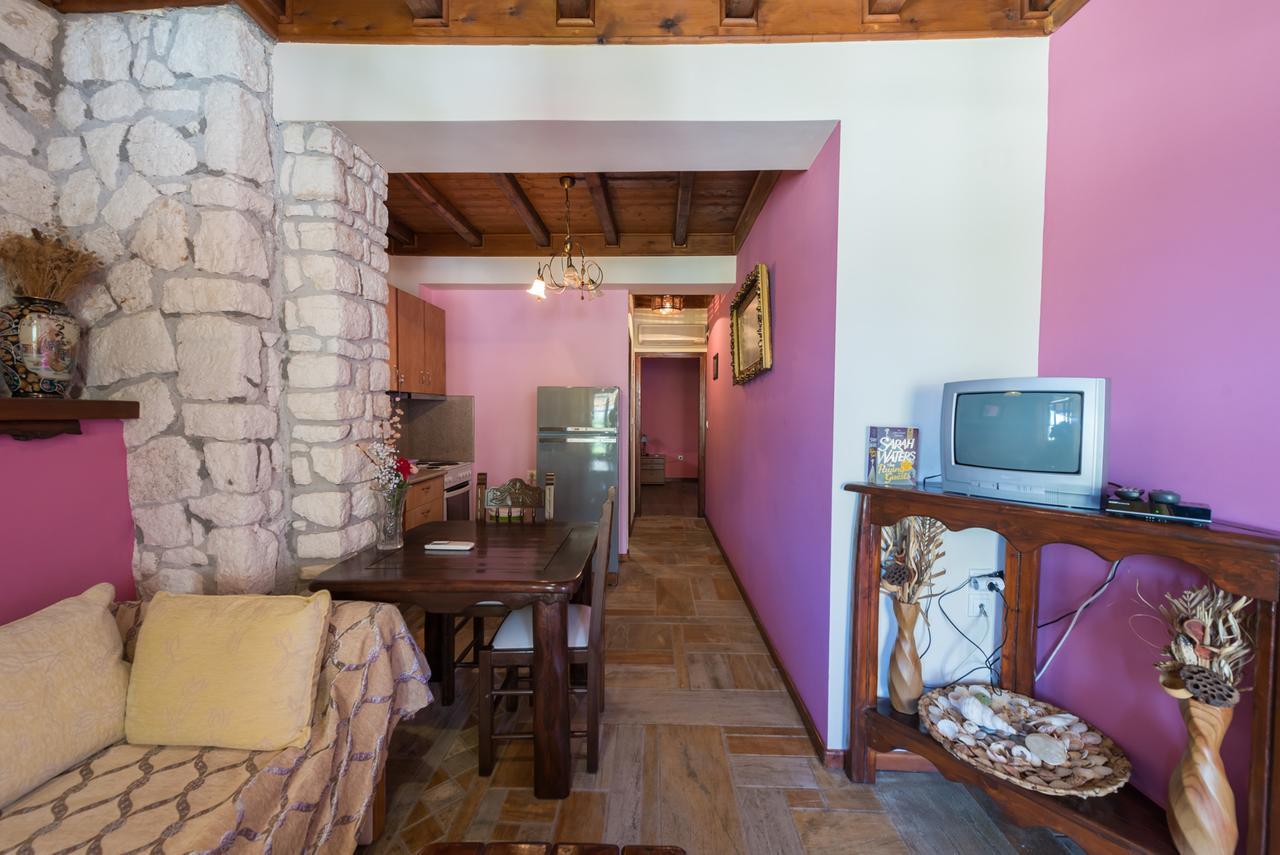 Luxury Stone Apartments Agia Efimia Buitenkant foto
